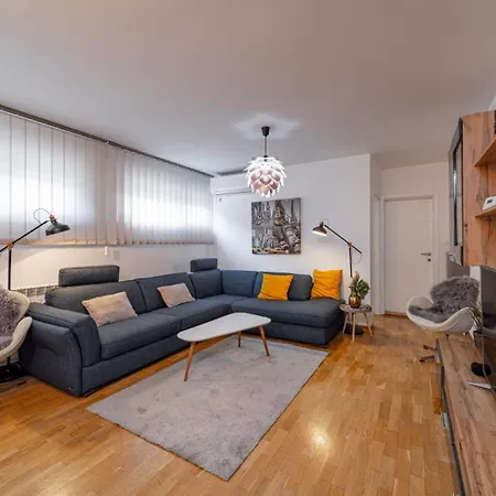 Apartment Vamos *