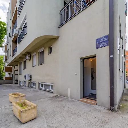 Apartament Vamos *